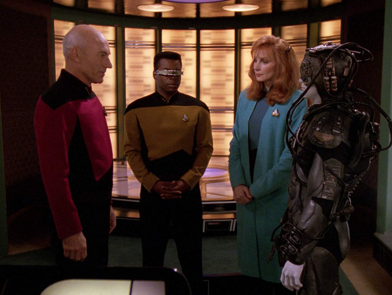 Picard, Geordi, Crusher e hugh